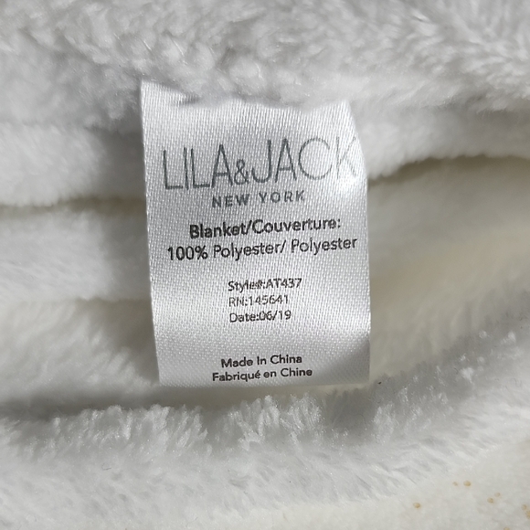 Lila and Jack White with Gold Metallic Fleece Baby Throw with White Blanket Set - Picture 5 of 6